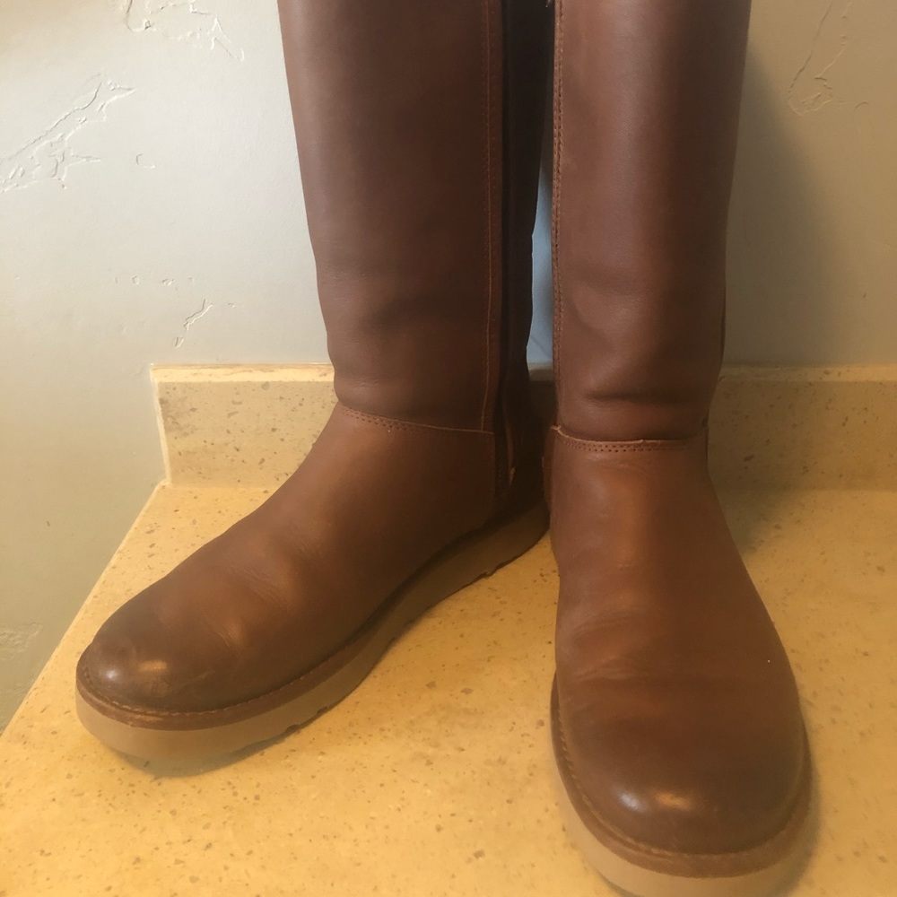 Ugg zip boots